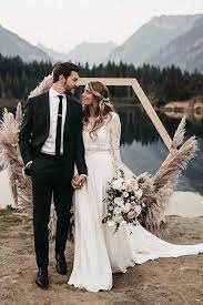 Deine individuellen änderungswünsche erfüllen wir liebend gerne. Mehr Als 1000 Angesagte Bilder Uber Brautkleider Auf We Heart It