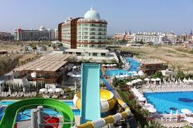 Dream world aqua hotel spoils guests with various massages, turkish steam bath and a spa area. Odna Iz Gorok I Glavnoe Zdanie Bild Von Dream World Aqua Kumkoy Tripadvisor