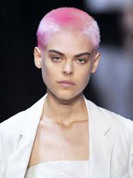 Apr 06, 2022 · dagli haircut con doppio taglio e ciuffo a quelli più classici che valorizzano la chioma medio o lunga, le tendenze tagli capelli uomo 2022 primavera estate sono un invito a sperimentare. Tagli Di Capelli Estate 2019 Cortissimo E Meglio Vanityfair It