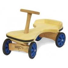 Fahren Auto Fur Die Kleinsten In Der Kita Fahrzeuge Aus Holz Auto Fahrzeug Kita Holz Fahrzeuge Fahrendes Auto Autos