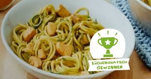 Zucchininudeln Mit Curry Und Lachs Freche Freunde Kochclub Rezept Zucchini Nudeln Lebensmittel Essen Kochen Fur Kleinkinder