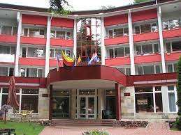 Tarife, fotografii, numere de telefon, adrese și rezervări online fără intermediari. Hotel Parc Moneasa 3 Stele Seniori