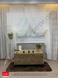Kruvaze tül perde modeli alışılmışın dışında bir model olup tül perde modelleri içerisinde en uçuk model diyebilecek bir modeldir. Kruvaze Tul Perdeler Kategorisindeki Perde Modelleri Sezerler Perde