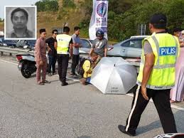 Port dickson ialah sebuah bandar pantai peranginan yang terkenal terletak di daerah port dickson, negeri sembilan. Kakitangan Pejabat Daerah Dan Tanah Pd Maut