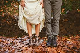 Si aún no encuentras el tipo de decoración ideal para tu boda de otoño, o aquella que sin ser celebrada durante esta estación, pretendes decorar con este si tu boda será en un ambiente abierto y con el uso de carpas o toldos, una buena opción de decoración, son estas pantallas chinas, sus. Decoracion De Hojas Secas Para Bodas De Otono Miboda Com