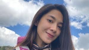 Dinda kirana mengunggah foto dirinya mengenakan pakaian renang. Iccvwykhzwtl M