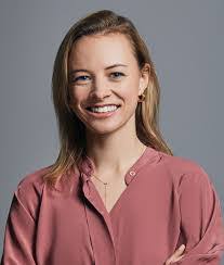 Lily Painter's Instagram, Twitter & Facebook