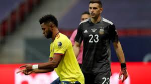 Ante venezuela, la efectividad no llegó, a pesar de las opciones creadas en el área. Nicolas Otamendi De Argentina Se Burlo De Miguel Borja Y Su Celebracion