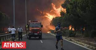 Τα χρήματά σας, ο ιδρώτας σας, και το μέλλον των παιδιών σας πρέπει να μένουν στην ελλαδα. Oi Pio Katastrofikes Fwties Sthn Ellada Otan Oi Floges Skorpoyn Ton 8anato Kai Ton Ole8ro Athens Voice