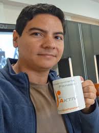 🇪🇨🎥✈️ ¡Así se vivió el emocionante momento del viaje! Desde nuestra  academia en Bogotá, el segundo grupo de enfermeros ecuatorianos grabó este  mensaje lleno de emoción antes de partir rumbo a Austria