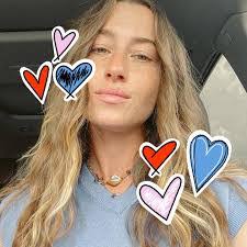 Taylor Blake's Instagram, Twitter & Facebook