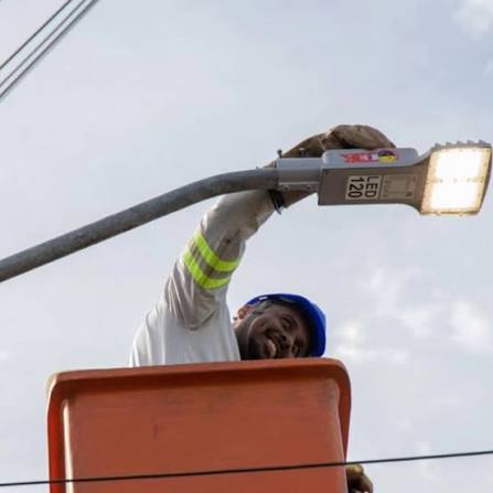 APUCARANA Programa Apucarana 100% LED leva iluminação mais eficiente e segurança ao Michel Soni e ao Solo Sagrado Iniciativa integra o maior projeto de substituição de luminárias da história do município e