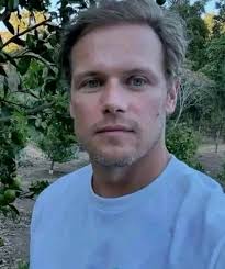 The funny thing about having men for friends is their girlfriends really be  jealous Like sweetheart I know him for real. He's really a bad person.  Lowkey in actuality you deserve better,