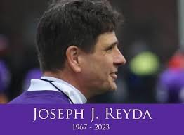 A tribute to our great GHS friend and fellow alumni...Tom Vinyard  (1938-2021). Globe High School, Class of 1956. Tom was