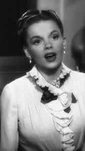 You all know that the soundtrack to my life heavily includes Frances Gumm  herself and honestly, she has some of the best Christmas songs so here’s  one of them for you today 🎄