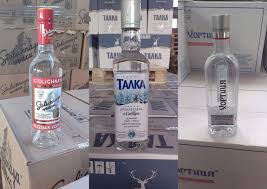 Свердловские сыщики накрыли крупнейшую партию контрафактного алкоголя.  Инструкция, как отличить подделку