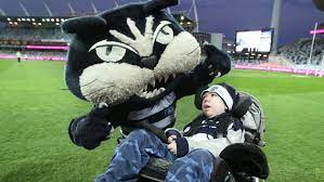 17 best images about geelong football club on these pictures of this page are about:geelong cats mascot. Geelong Cats Mascot Half Cat Meets Up With Full On Fan Geelong Advertiser