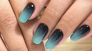 Cu gel, semipermanent, manichiură normală cu 70 de lei si 2 la 17 ani, îmi cumpăram unghiile acelea hidoase din plastic și le lipeam. Cele Mai Cool 15 Trenduri In Manichiura In Acest Sezon Adpm