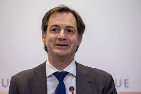 Dünyanın dört bir yanındaki seçkin fotoğrafçıların kaliteli kraliyet fotoğraflarını ve görselleri keşfedin. Alexander De Croo La Situation Belge Par Rapport A D Autres Pays Reste Quand Meme Assez Positive