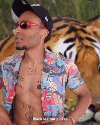 Jun 26, 2021 · a post shared by munya chawawa (@munyachawawa). Munya Chawawa On Twitter Toosie Slide Joe Exotic Remix Drake Netflixuk Tigerking Tigerkingmemes