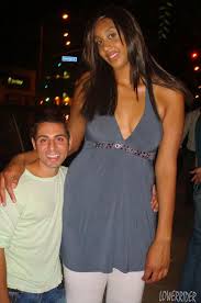 Just look at hollywood, and you'll find tons of examples of tall female celebrities dating men who are shorter than them. Tall Women With Short Guys Lifescienceglobal Com