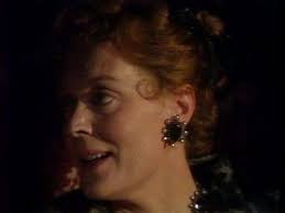 Who is Helen Lindsay dating? Helen Lindsay boyfriend, husband