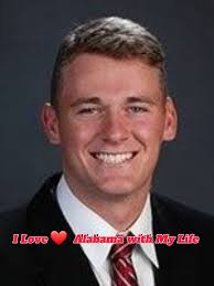 Sad news:😭 Two Alabama's players lost their lives in a car crash just some  minutes ago. Due to ESPN Reports, the accident occured near ⬇️⬇️