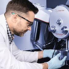 Máy đo nhiễu xạ tia X đa năng, tự động cho mẫu bột: XRDynamic 500