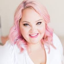 Amanda Merrell's Instagram, Twitter & Facebook