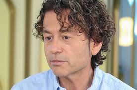 Music video by piotr rubik performing świat się nie kończy. Piotr Rubik Zostal Wyproszony Z Restauracji Oburzony Zdradza Ze Juz Nigdy Tam Nie Pojdzie Wstyd Tak Sie Traci Klientow