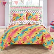 Add Some Fun And Excitement To Your Room With The Bed In A Bag Bedding Set Online Only It Has A Beautiful Colorf Comforter Sets Bedding Sets Full Bedding Sets