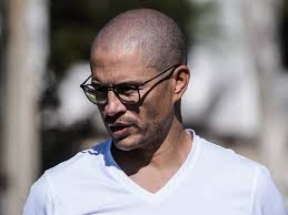 Ex-Cruzeiro, Alex revela clube que não treinaria no Brasil