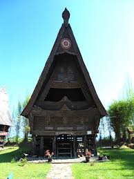 Rumah jantan terletak disebelah selatan, fungsinya sebagai rumah tinggal. 9 Rumah Adat Batak Gambar Nama Keterangannya Lengkap