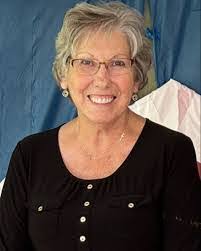 Loraine Perry's Instagram, Twitter & Facebook