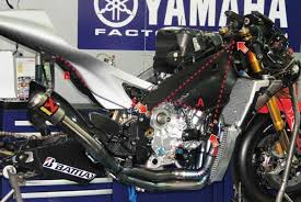 Yamaha Yzr M1 2013 Vs 2006
