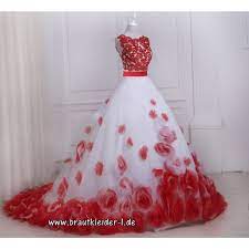 An ihrem schönsten tag im leben möchte die braut ganz besonders aussehen. A Linie Brautkleid Dagmar In Rot Weiss Mit Blumen Red Wedding Dresses Wedding Dress Fabrics Wedding Dresses Romantic