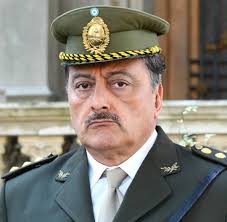 Nadie dirá nunca de Rissi que, solo hace de Rissi. Compuso excelentes  papeles tan diversos como el "antihéroe", grandes protagónicos en roles  marginales y de hombre poderoso y corrupto. Lo recordas en