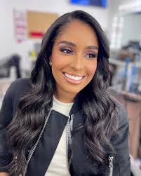 Gloria Tello's Instagram, Twitter & Facebook