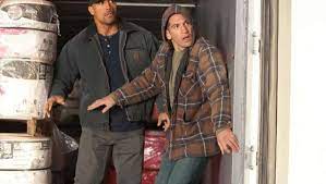 Um ihn vor dieser drakonischen strafe zu bewahren, vereinbart sein alarmierter vater john (dwayne johnson) mit der resoluten staatsanwältin joanne keeghan (susan sarandon) einen riskanten deal: Snitch Ein Riskanter Deal 2013 Film Trailer Kritik
