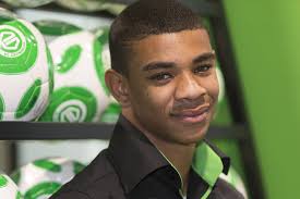 Juninho Bacuna vs Danny Mayor