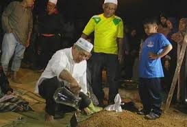 Ketua polis daerah tampin, superintendan hamazah abd razak. Pelajar Maut Terkena Bilah Mesin Rumput Jangan Sebar Muat Naik Gambar Pelajar Di Gemas Mynewshub Ia Juga Lebih Selamat Dari Segi Mengelakkan Kecederaan Akibat Terkena Bilah Pisau Yang Sedang