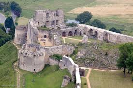 Photo Aerienne De Coucy Le Chateau Auffrique Aisne 02 Chateau Chateau France Chateaux Abandonnes