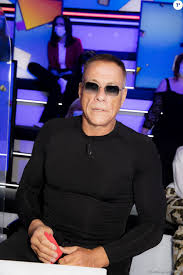 Le dernier mercenaire est un film français réalisé par david charhon et dont la sortie est prévue en 2021. Jean Claude Van Damme Jcvd Venu Presente Le Film Le Dernier Mercenaire Production Netflix Enregistrement De L Emission Tpmp Touche Pas A Mon Poste P Purepeople