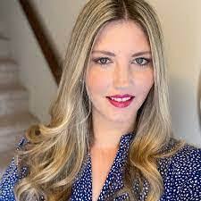 Leanna Foley's Instagram, Twitter & Facebook