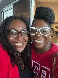 Happy Happy Birthday to my cuz Erica Joyner Lyons! Hope that you enjoyed  your special day!! May God continue to richly bless your life!🎉🥳🎂❤️