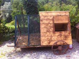 Pollaio fai da te è più economico? Pollaio Fai Da Te Con Materiali Di Recupero E Riciclo Creativo Galline Pollaio Ricette Con Uova E Video Divertenti