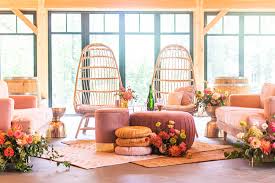 A rent and return floral service providing lush wedding day flowers for brides at a 70% savings. These Philadelphia Wedding Rental Companies Will Outfit Your Big Day