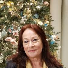 Cecile Bennett's Instagram, Twitter & Facebook