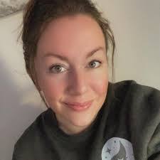 Darla Dunn's Instagram, Twitter & Facebook