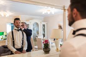 Und auch bei anderen versicherungen, etwa für das auto oder gegen berufsunfähigkeit, gibt es durch die hochzeit. Meine Hochzeit Vom Fotograf Und Videograf Filmen Lassen Buymypics